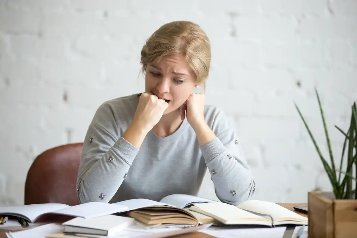 dutch senior woman stressed home office