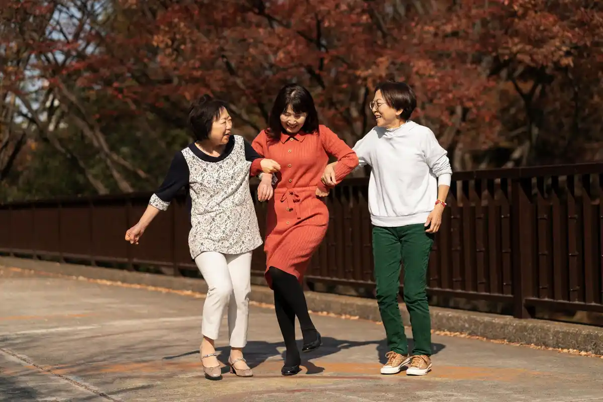 korean bow greeting friends street