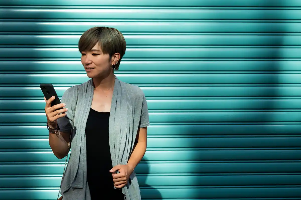 person resisting phone algorithm control