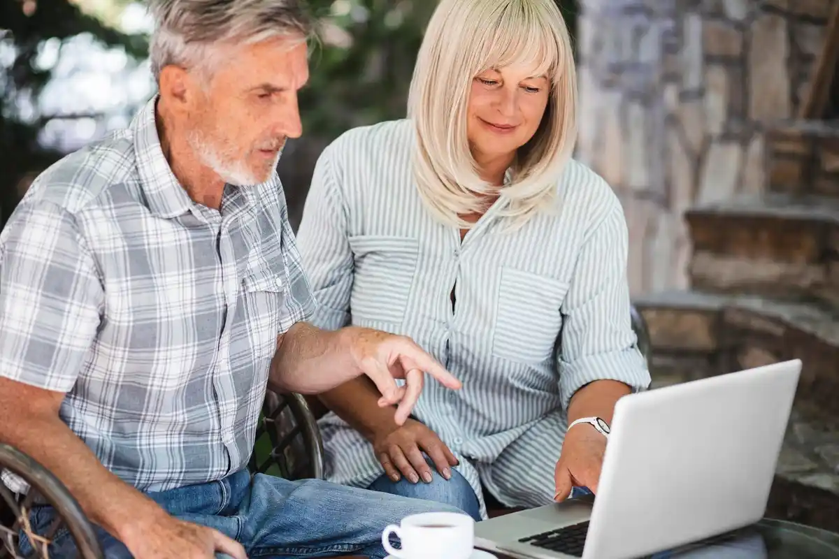 elderly dutch people using technology confidently