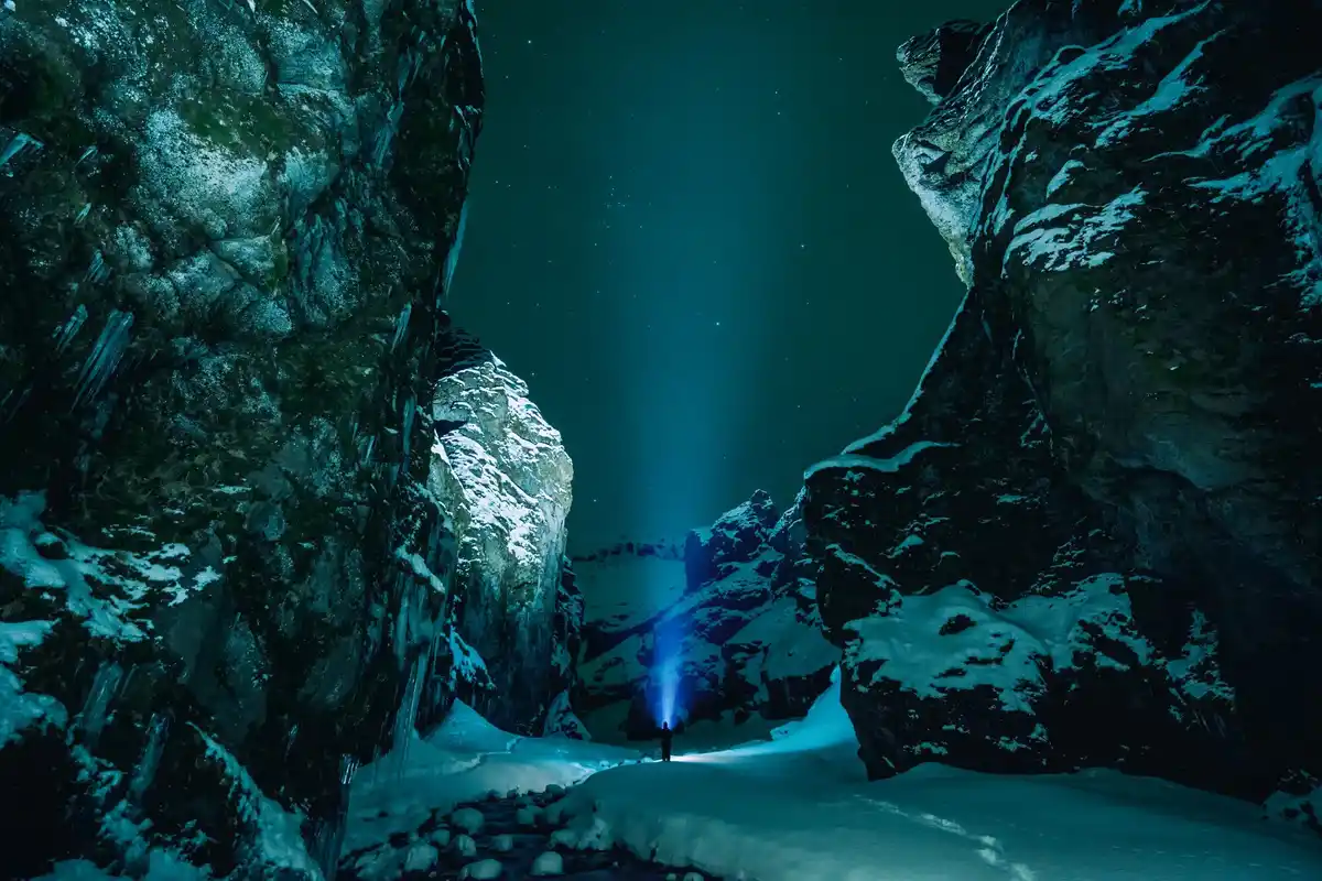 diver blue hole underwater mysterious