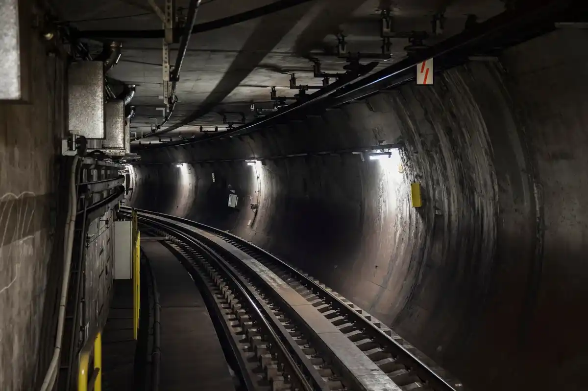maastricht secret underground tunnel tour
