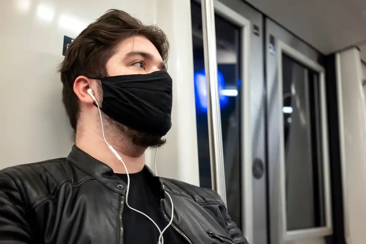dutch hacker cyber security eavesdropping headphones