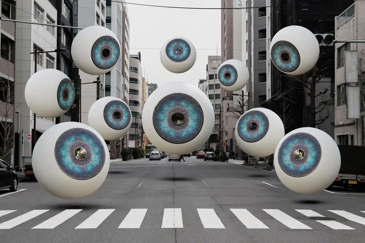 close-up smart contact lens augmented reality Netherlands