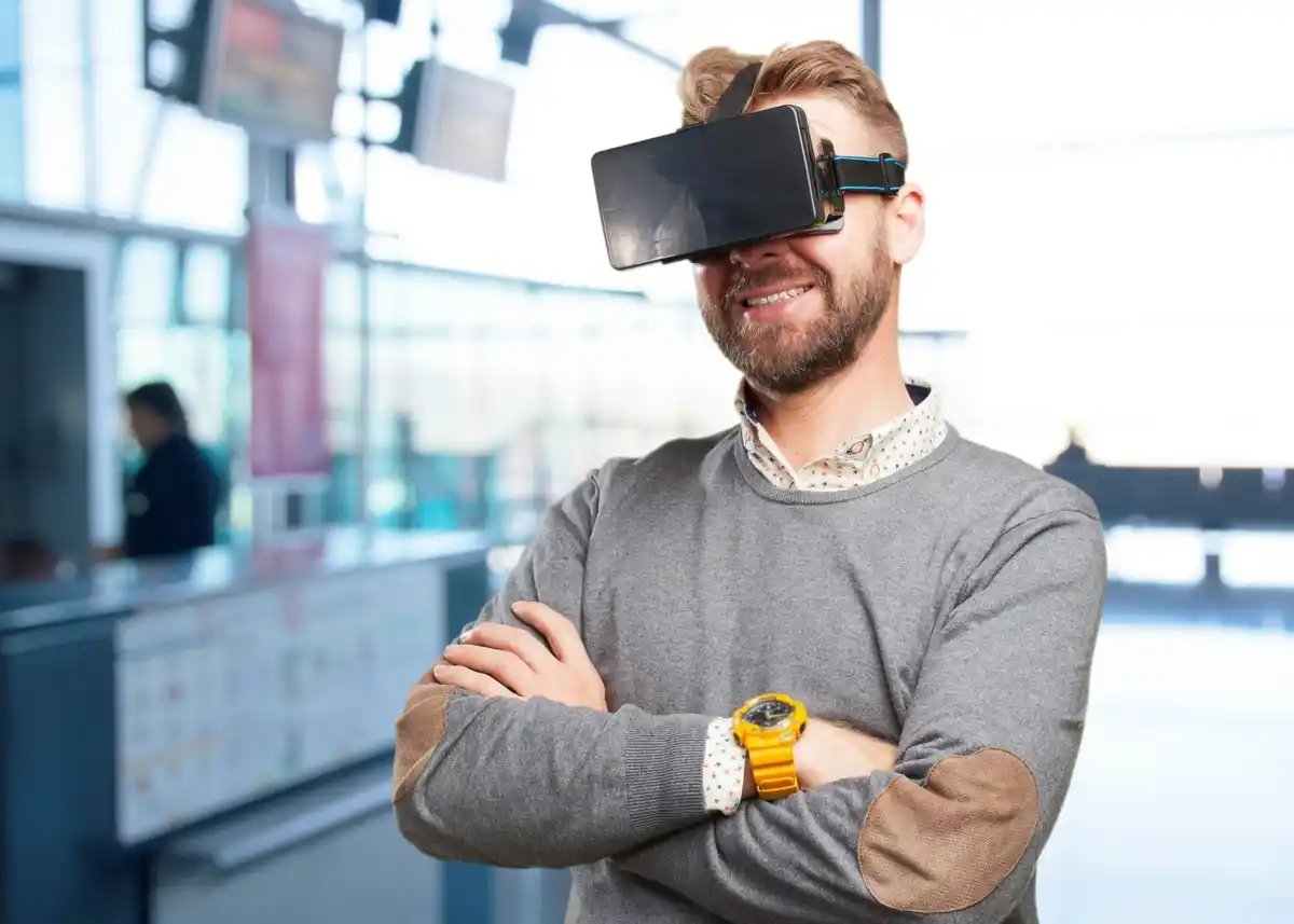 augmented reality contact lens technology Netherlands