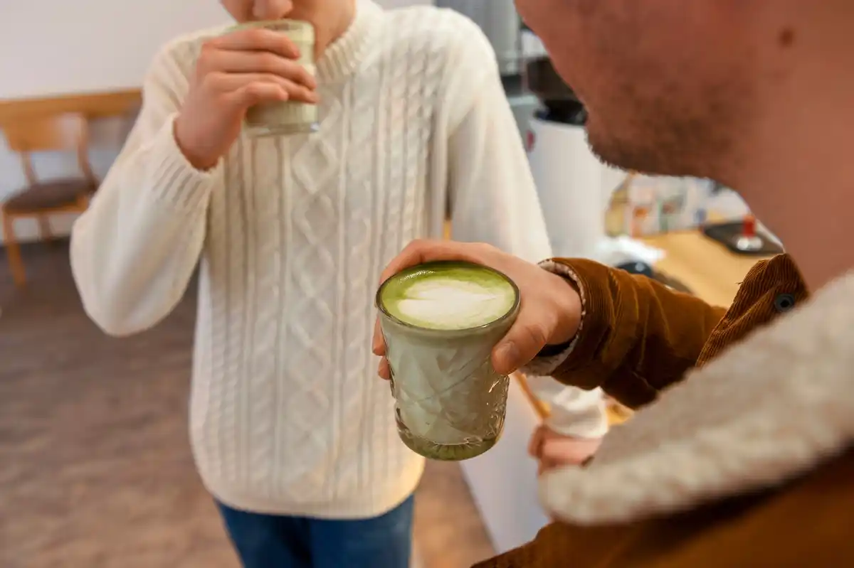 dutch café matcha latte people