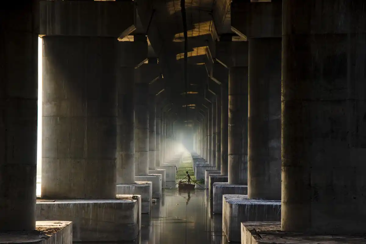 ancient egyptian temple entrance sunlight flow architecture