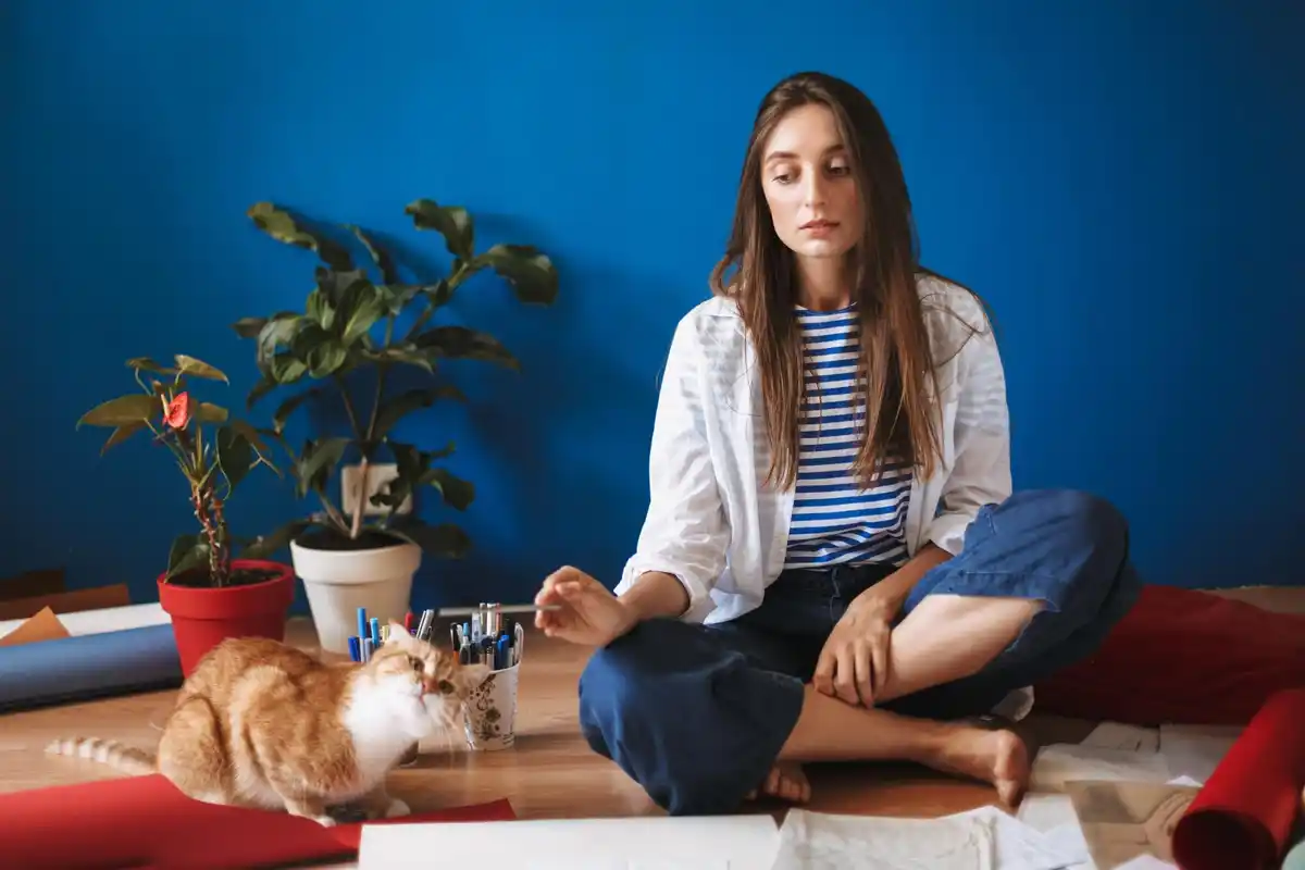 slow blink cat eye contact trust owner Dutch home