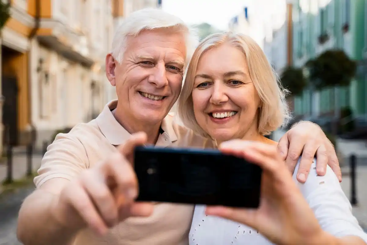 dutch seniors making viral videos with smartphone