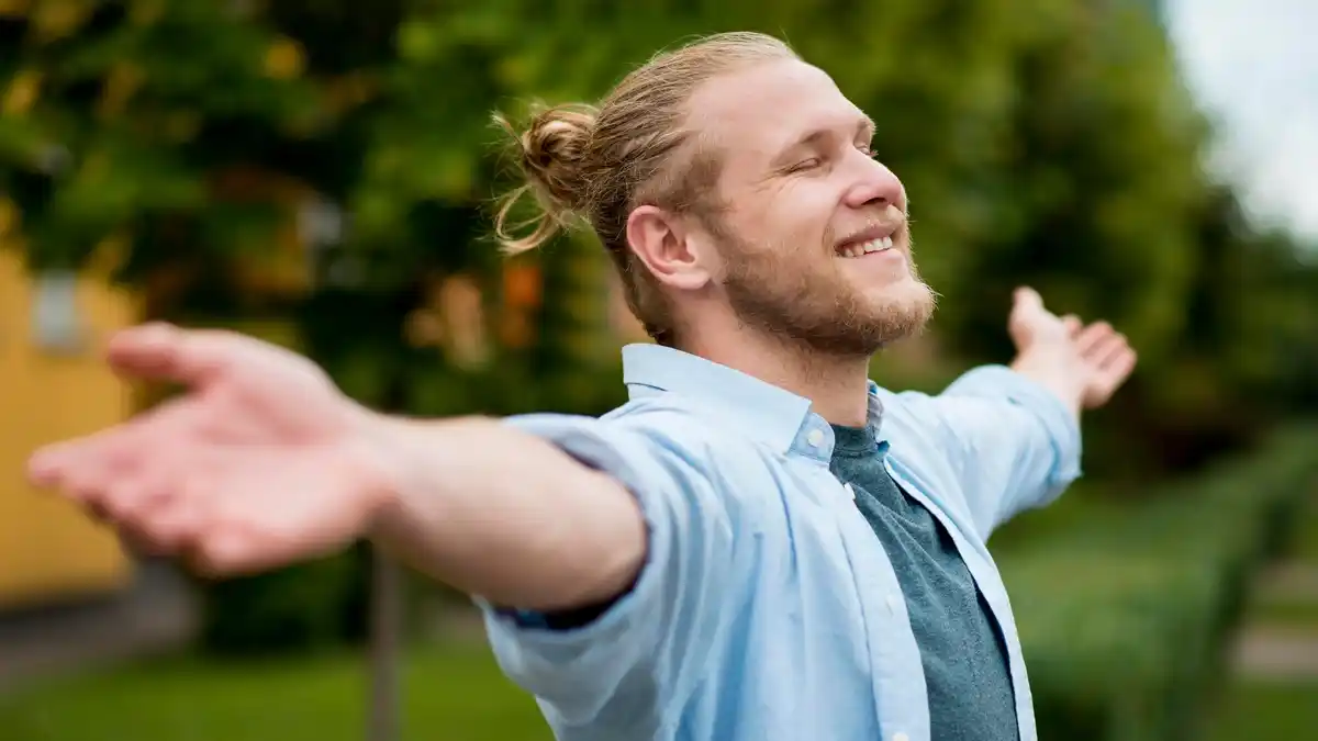 Dutch left-handed person daily life emotional