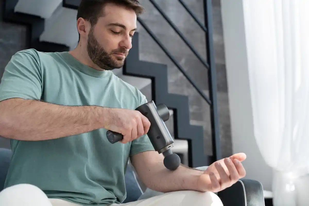 Hand grip dynamometer depression risk netherlands adult health