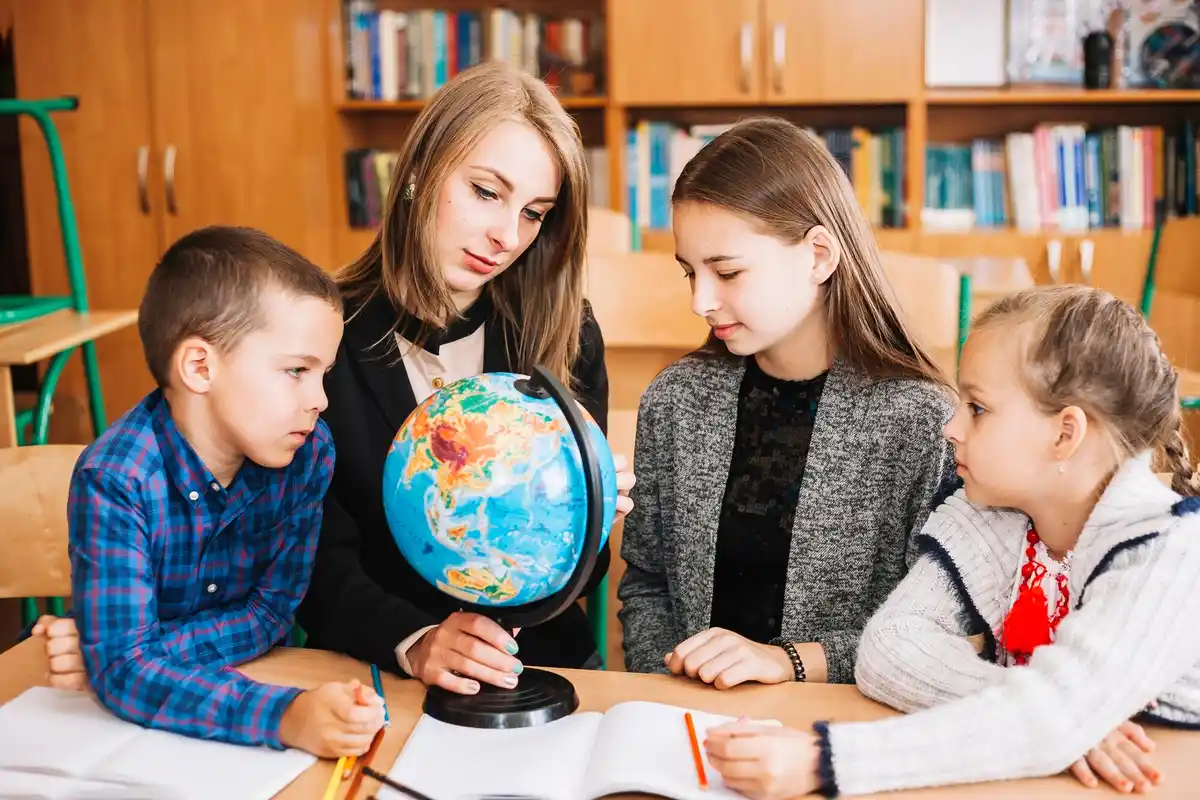 dutch children learning about solar system classroom