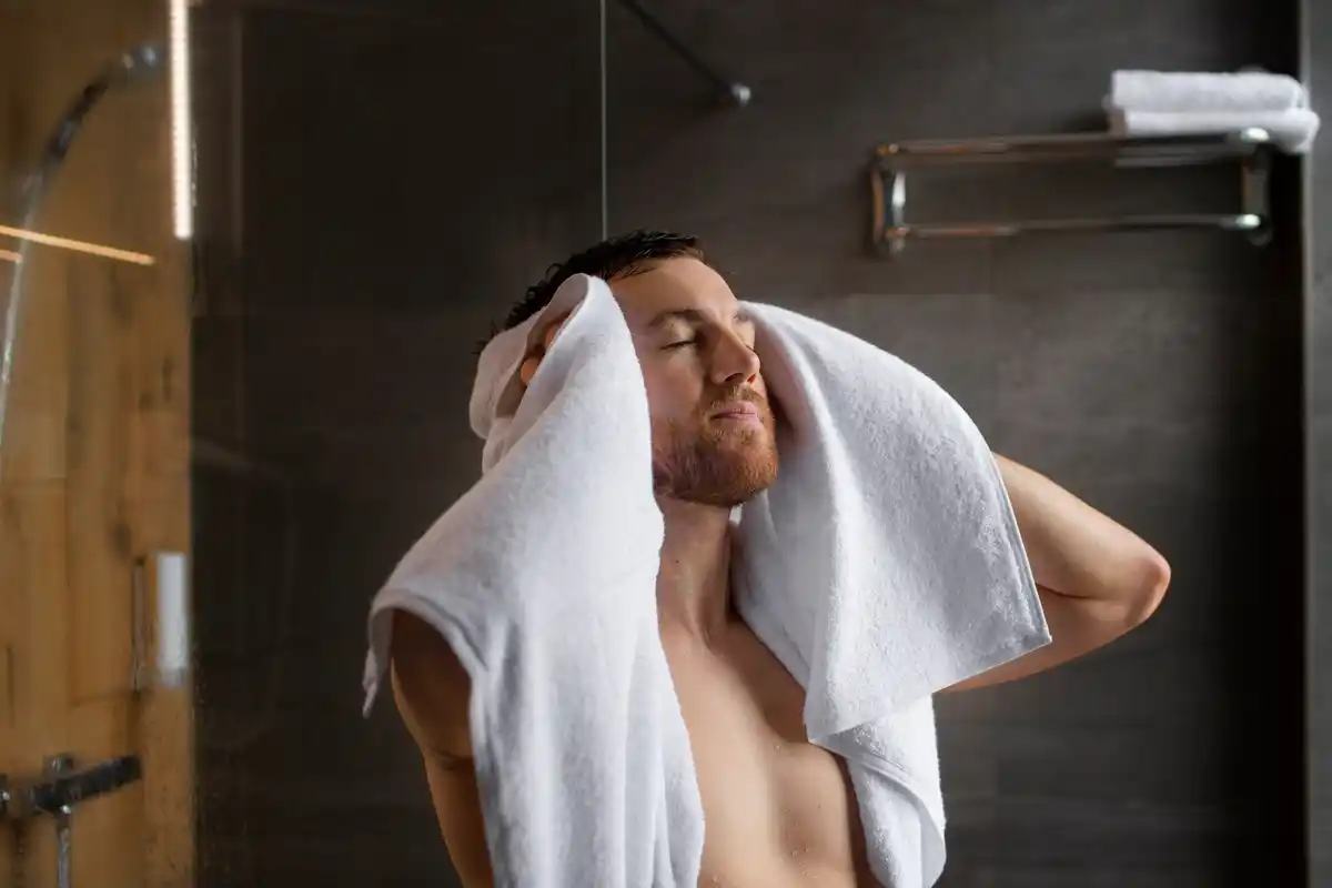 cold shower Dutch bathroom energetic morning