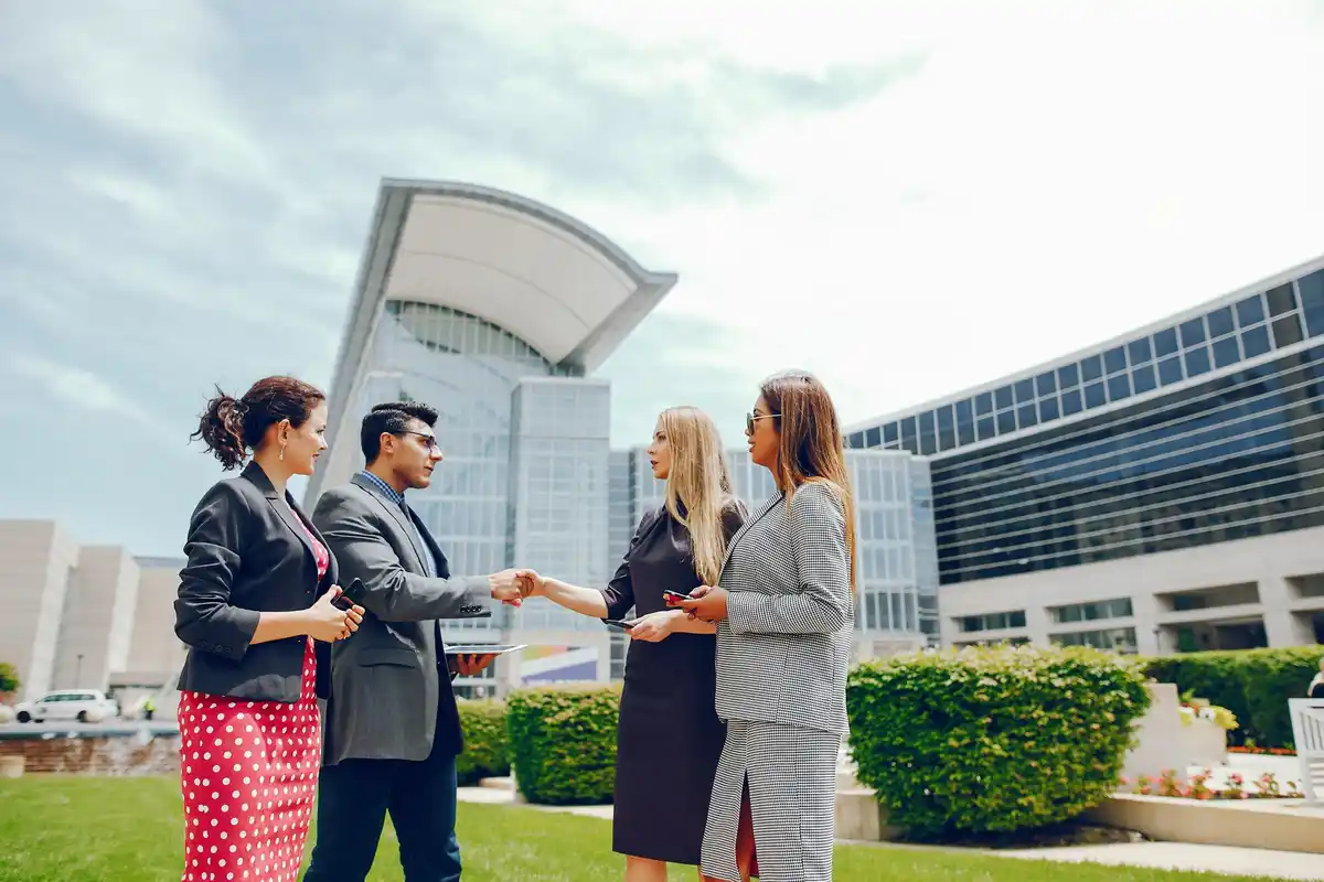 business etiquette middle east international meeting