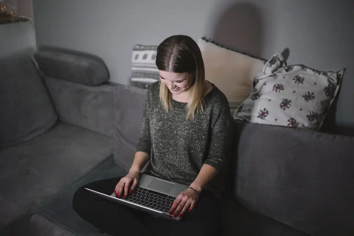 dutch teenager hacking smart home living room