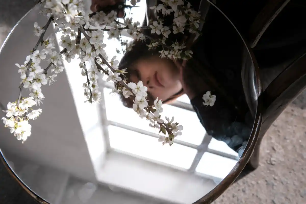 white flowers in Asian culture symbolism