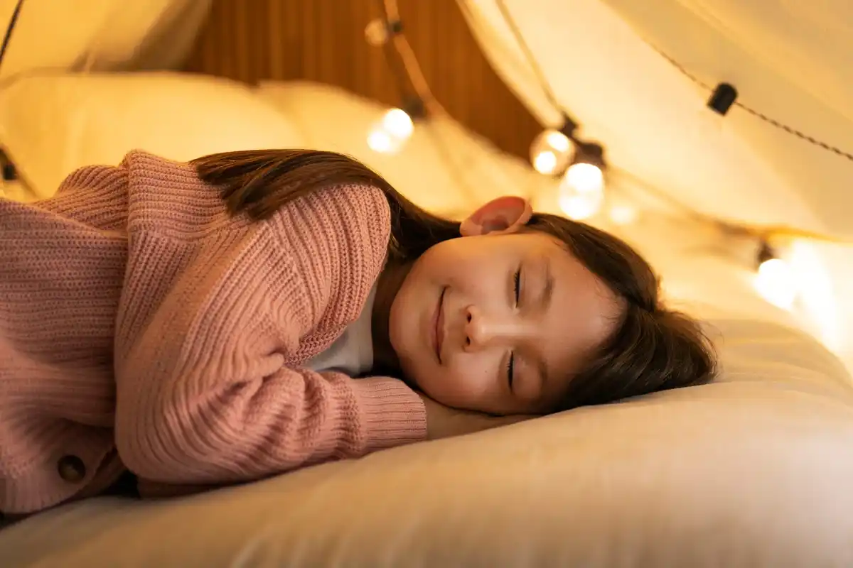 Japanese sleep technique hand position night