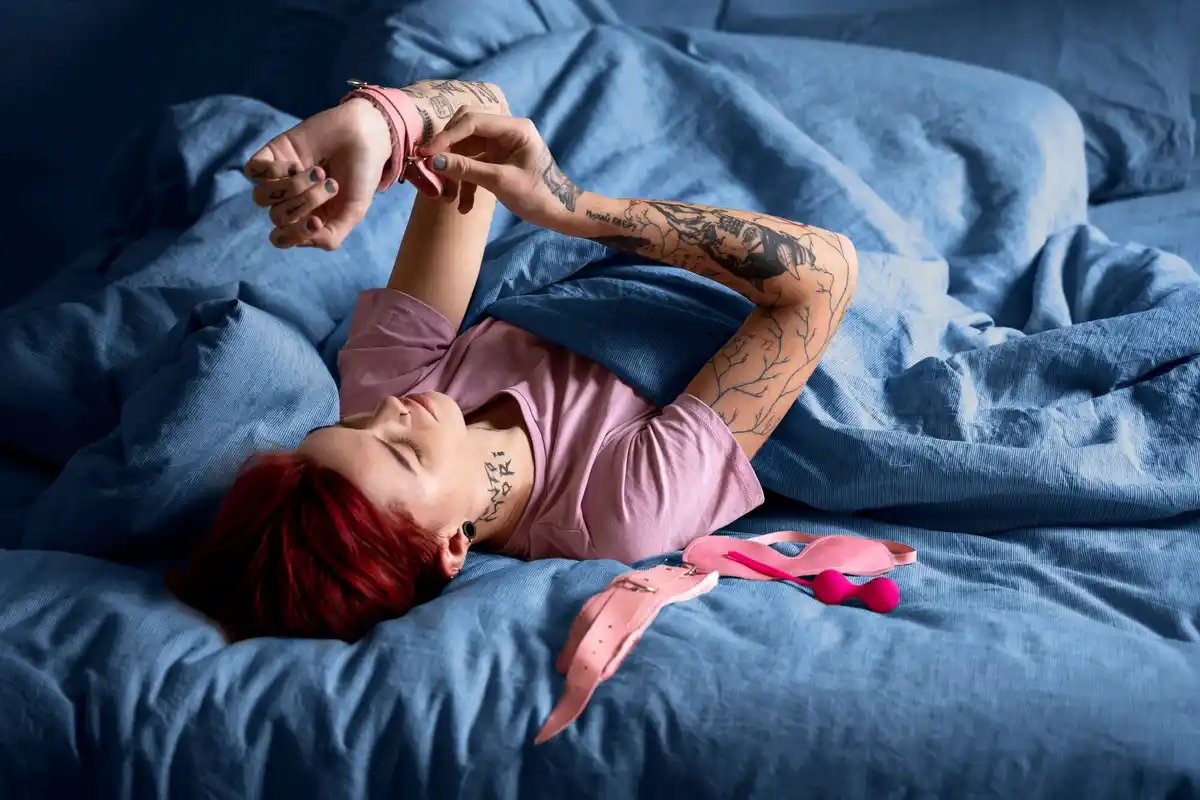 dutch insomnia bedroom nighttime habits real life photo