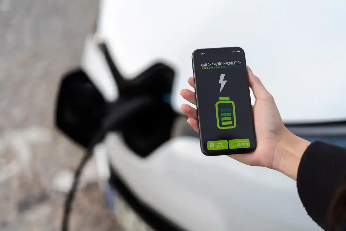 phone battery health infographic