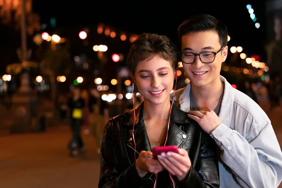 dutch teens astronomy smartphone night sky