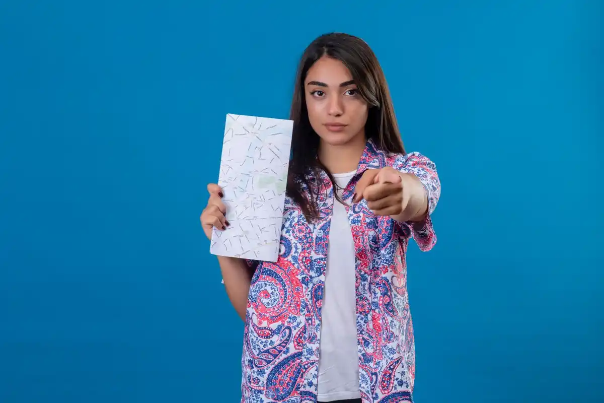 indian etiquette left hand taboo