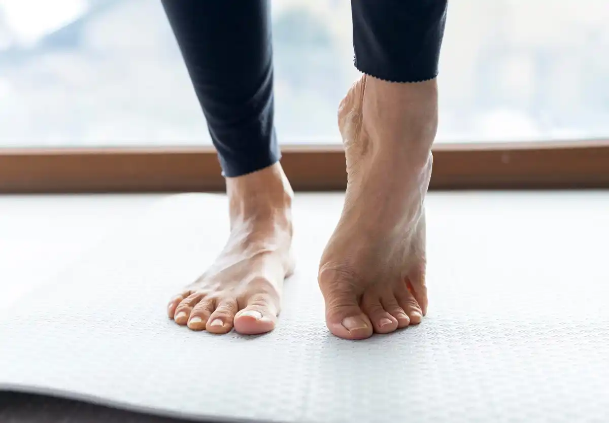 dutch feet personality test closeup