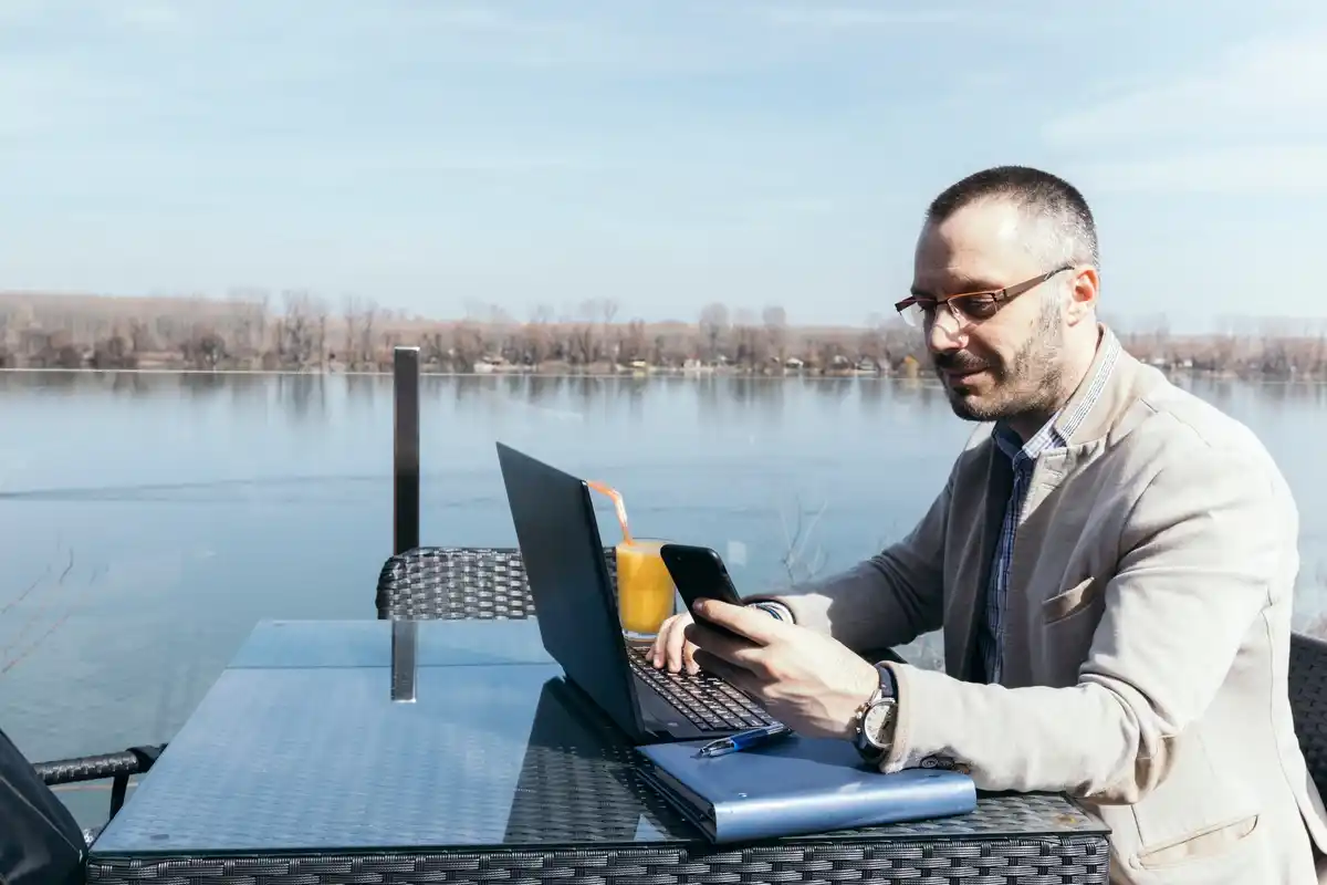 Dutch technology wireless file transfer innovation