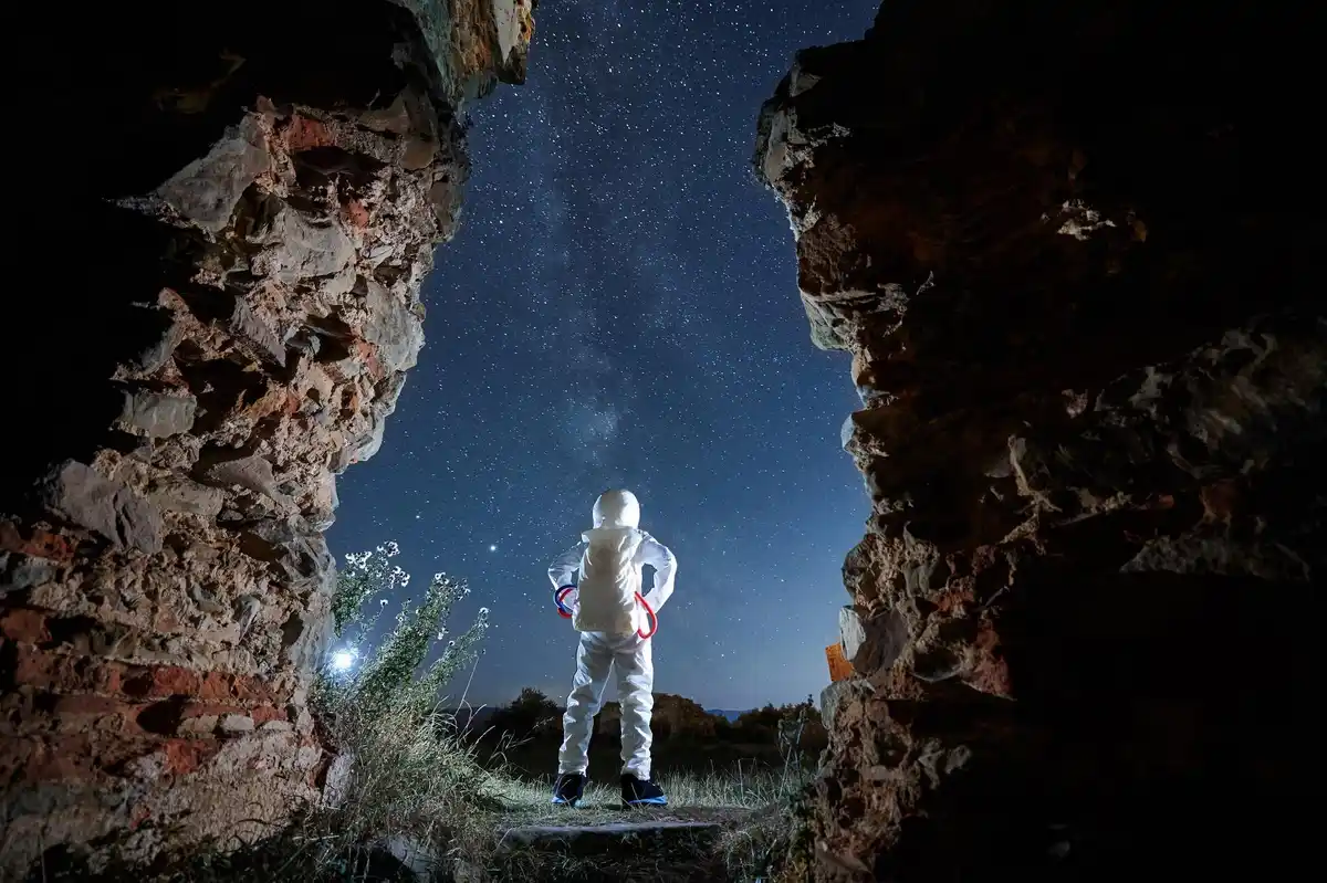 astronaut seeing mysterious light ISS