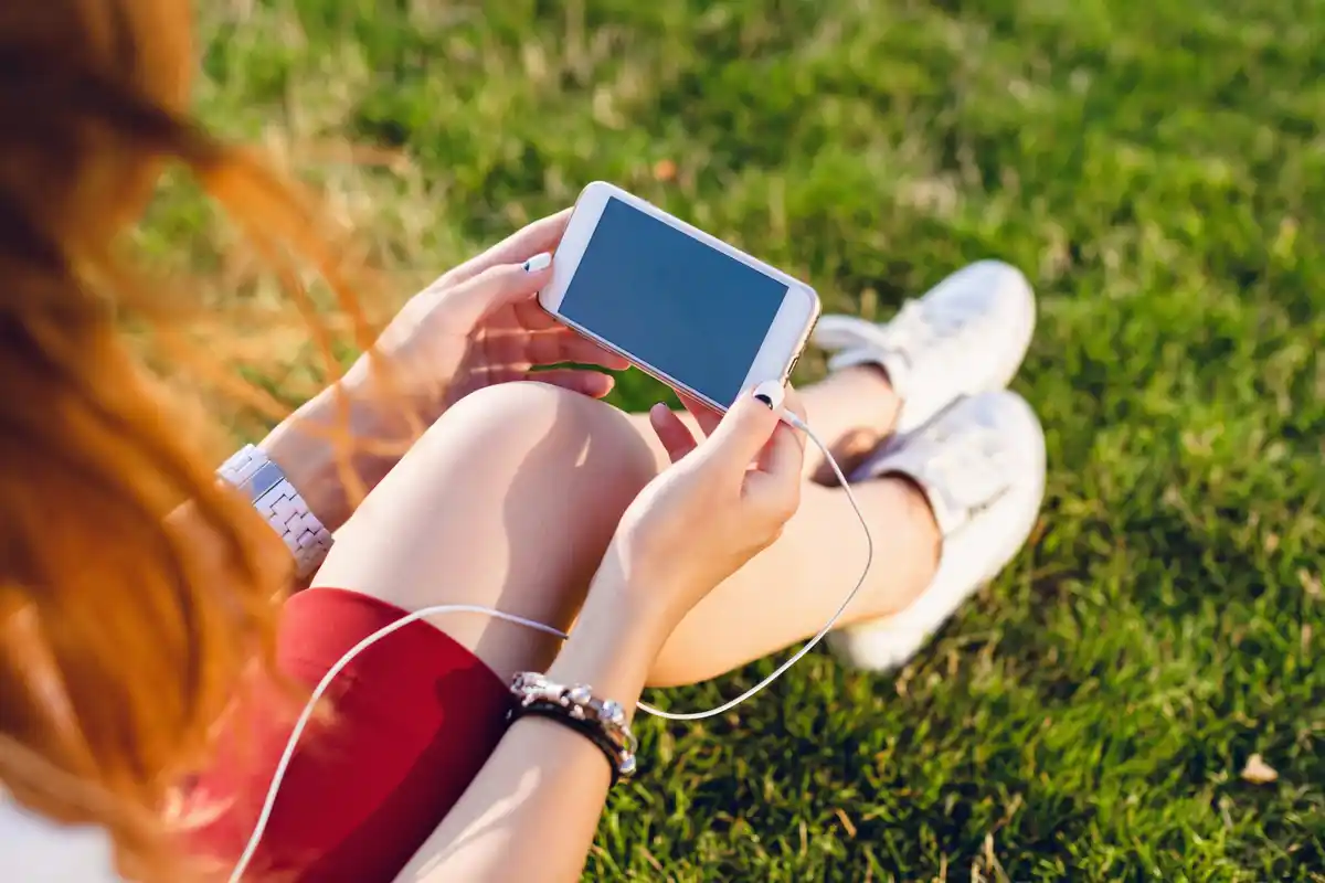 body electricity charging smartphone