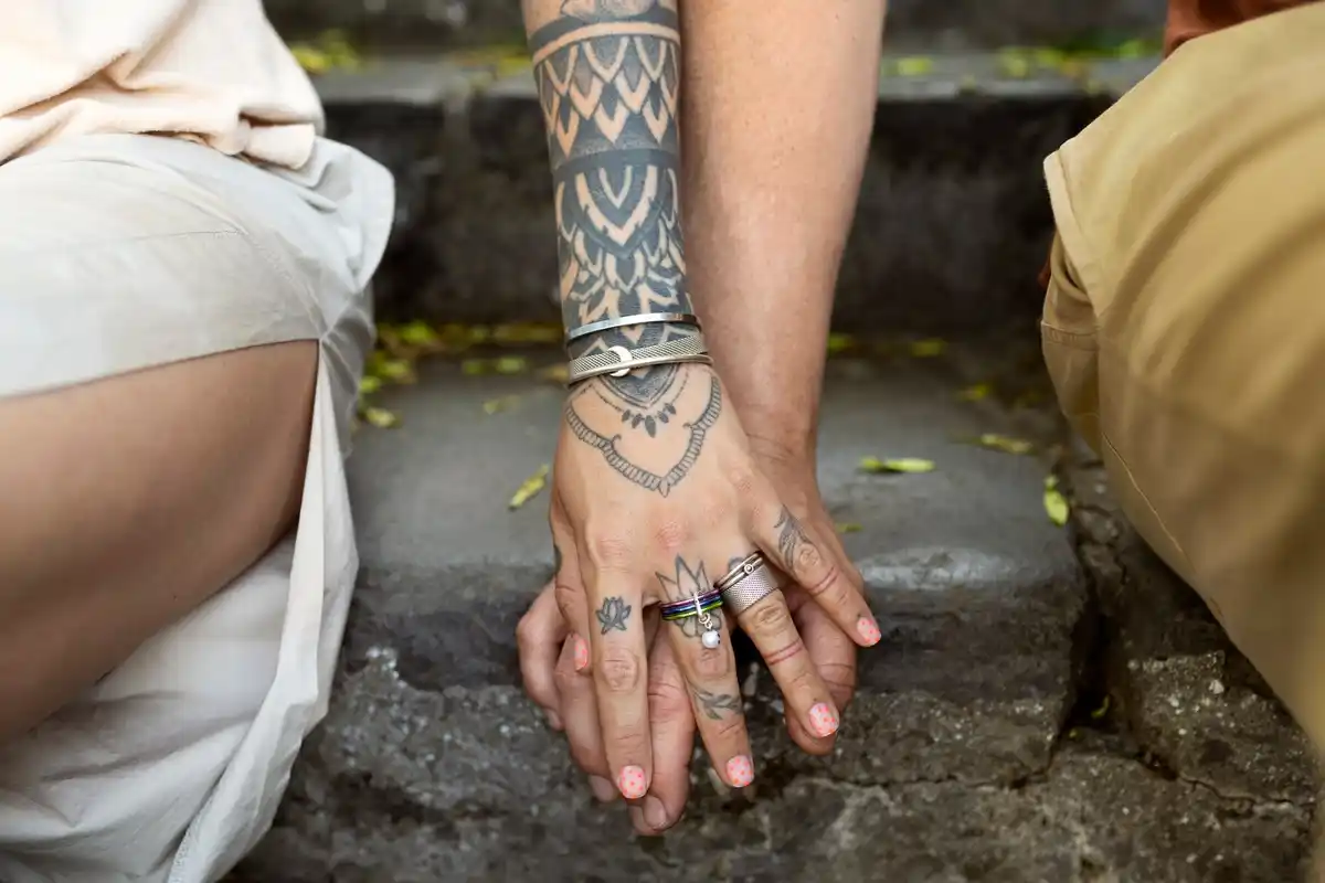 maori hongi greeting ceremony nose touch tradition