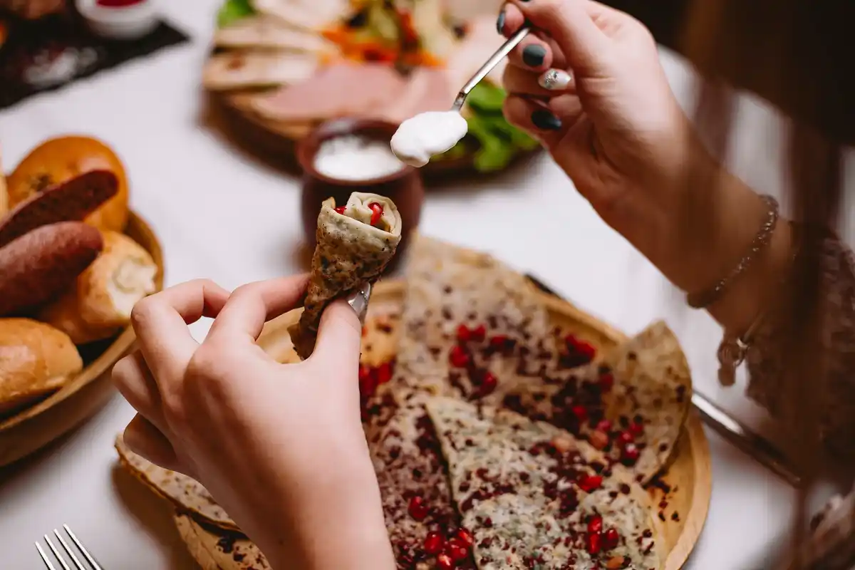 indian traditional eating right hand culture