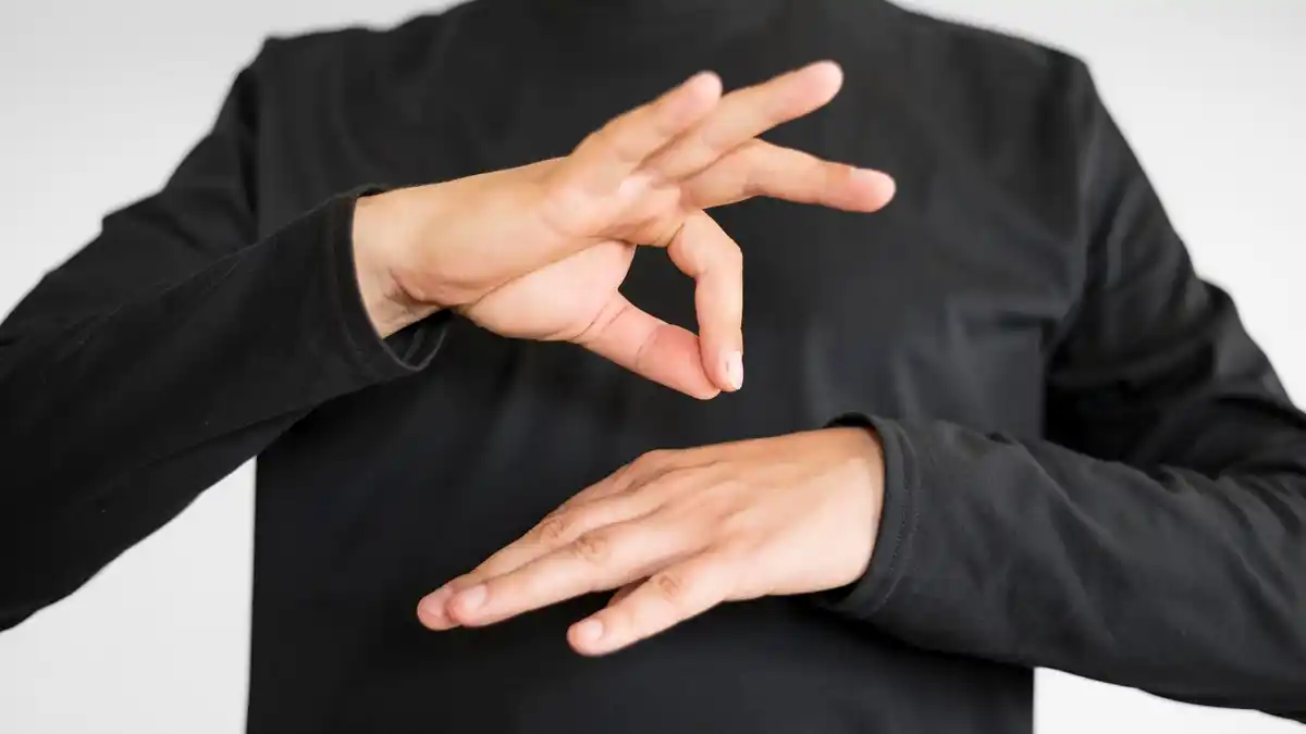 russian gesture meaning explained social setting