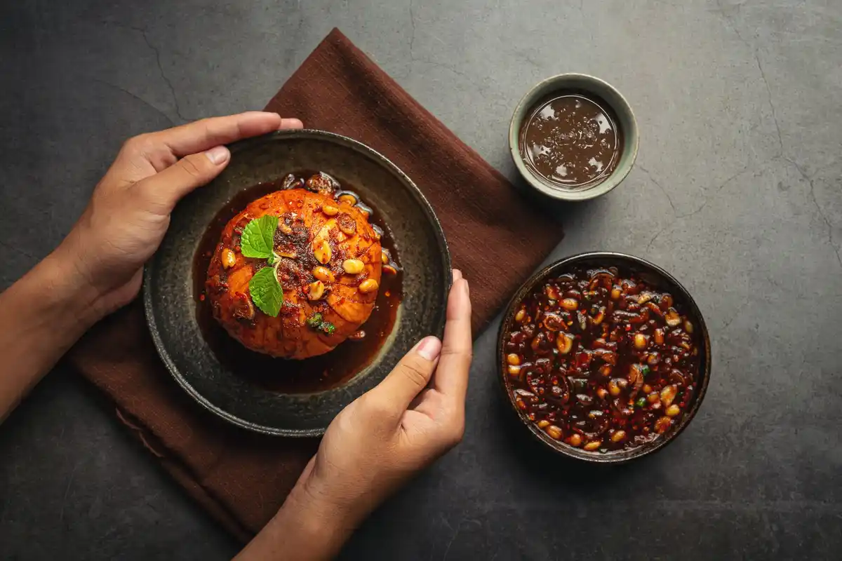 Indian traditional meal hand eating etiquette