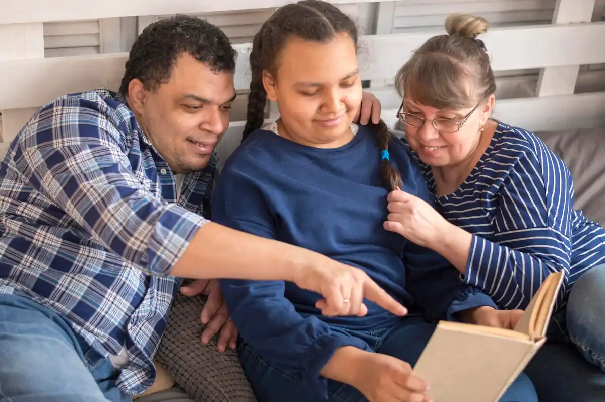 dutch family using clean energy home battery