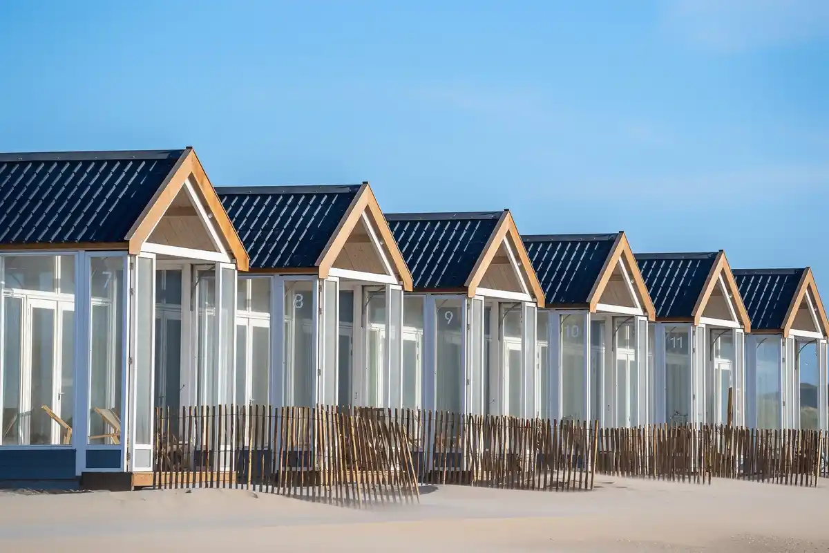 futuristic solar energy innovation on Dutch house
