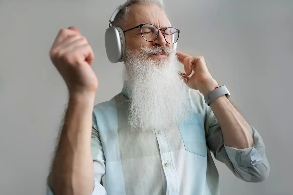 elderly person robot interaction emotional netherlands