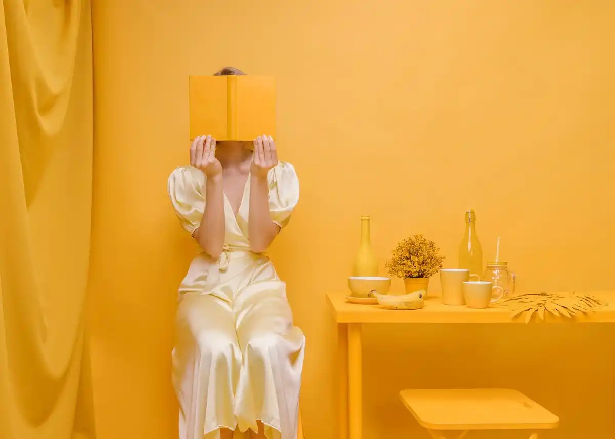 yellow feng shui home accents Dutch interior