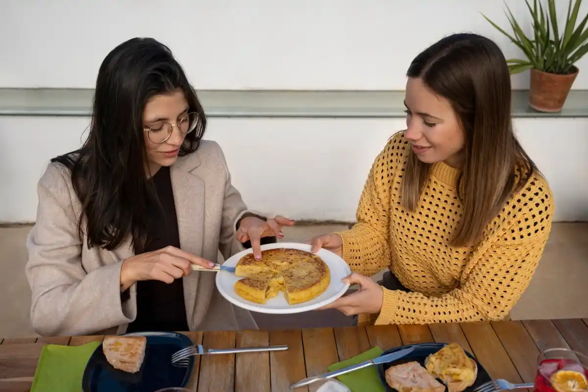 indian left handed eating cultural difference