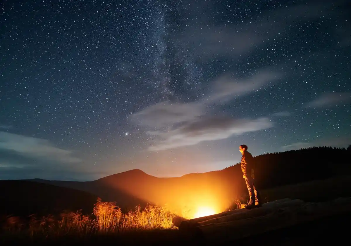 seeing more stars at night with red flashlight