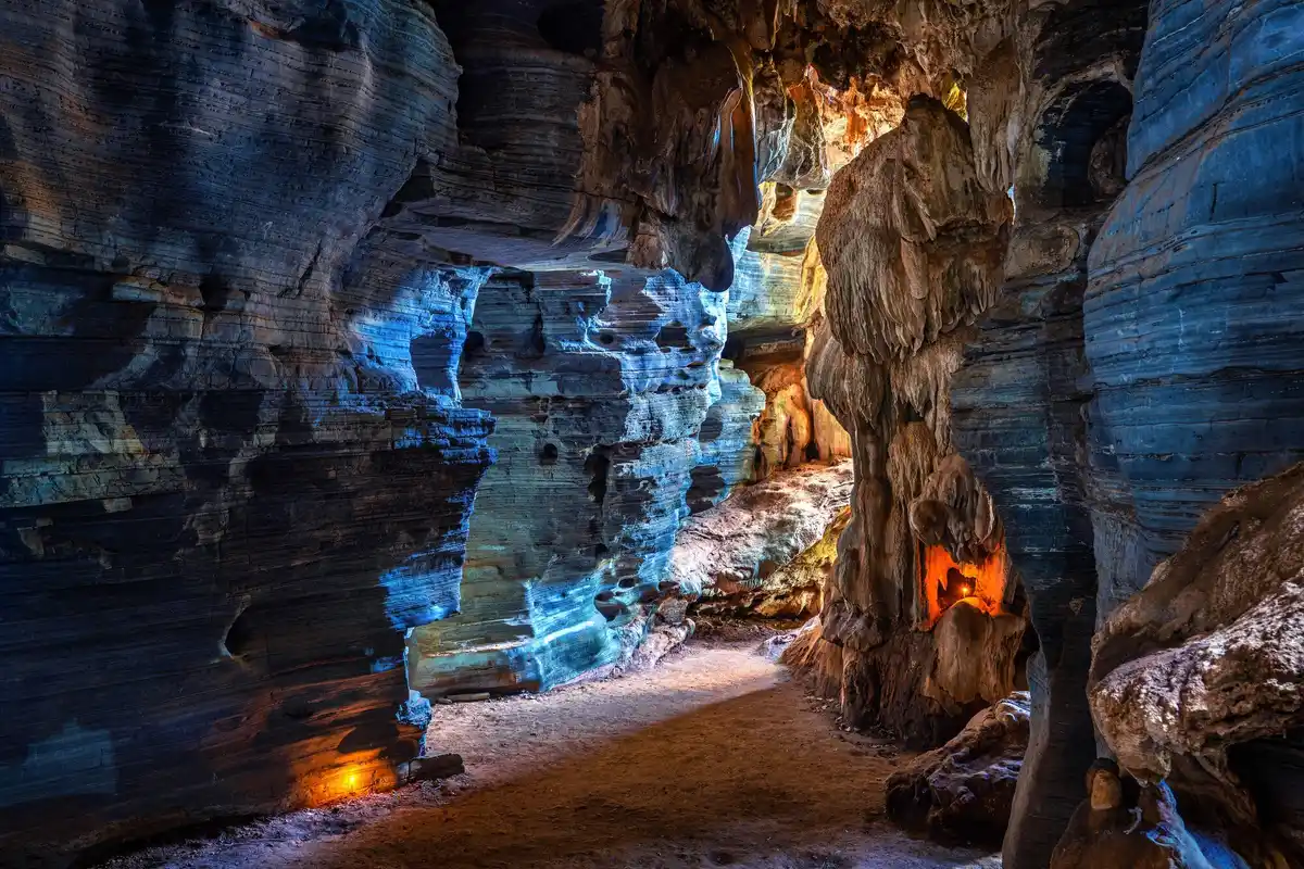 underground river belgian cave flashlight