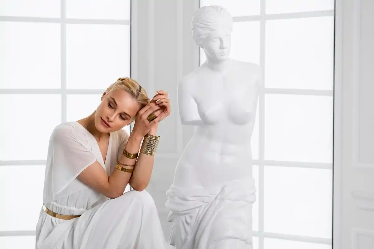 modern person practicing ancient roman minimalism