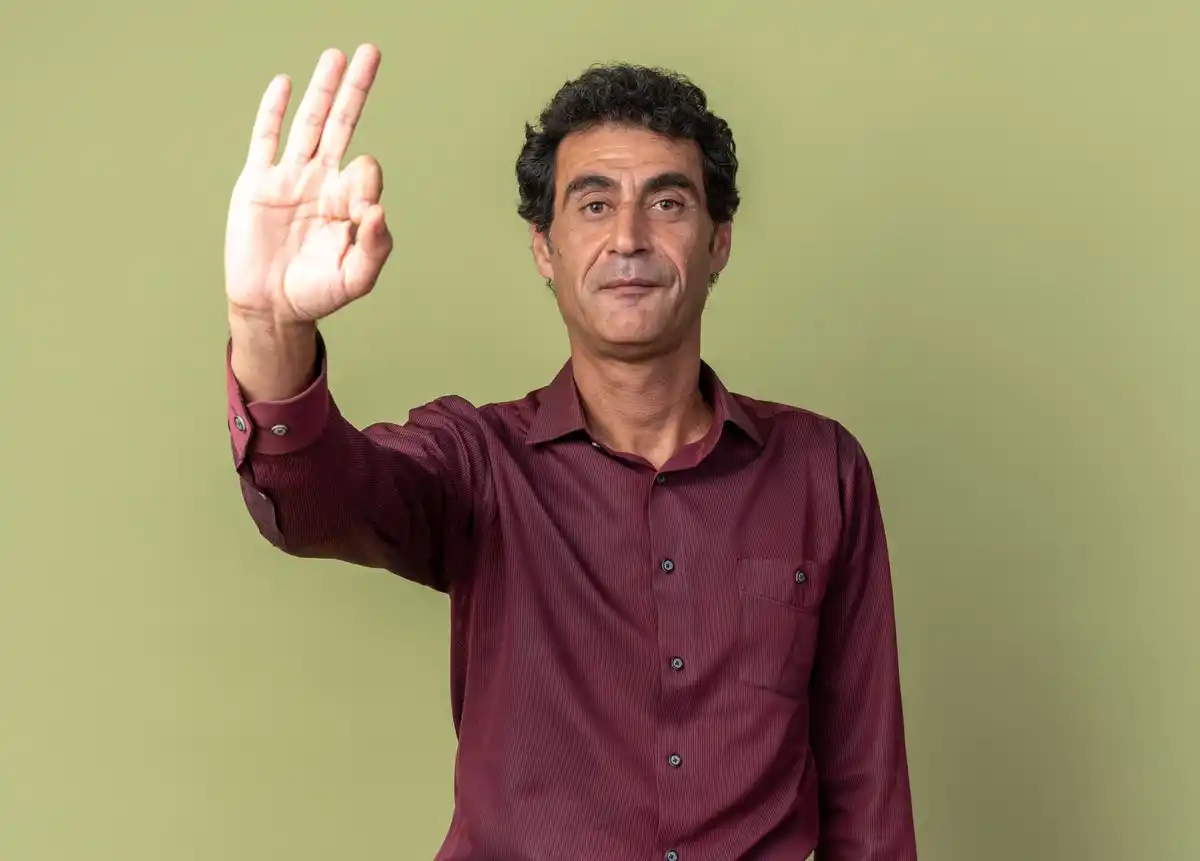 left hand gesture taboo in india