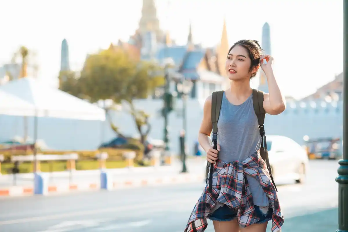 awkward greeting Asian culture tourist