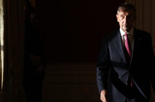 Andrej Babiš wordt beëdigd als nieuwe voorzitter van Tsjechië na politieke comeback