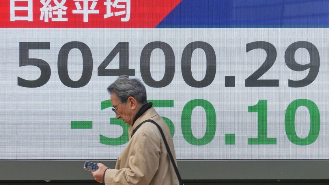 Aziatische Aandelen Slijpen in Rustige Vakantietrading Te Midden van militaire oefeningen rond Taiwan