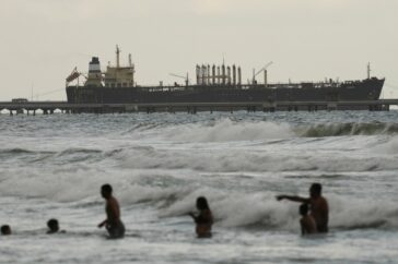 De Amerikaanse kustwacht achtervolgt een andere olietanker om Venezuela te helpen sancties te omzeilen