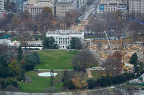 De controversiële plannen voor de uitbreiding van het Witte Huis: veiligheidszorgen en juridische strijd