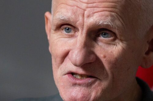 De terugkeer van Nobelprijswinnaar Ales Bialiatski uit gevangenschap in Wit-Rusland