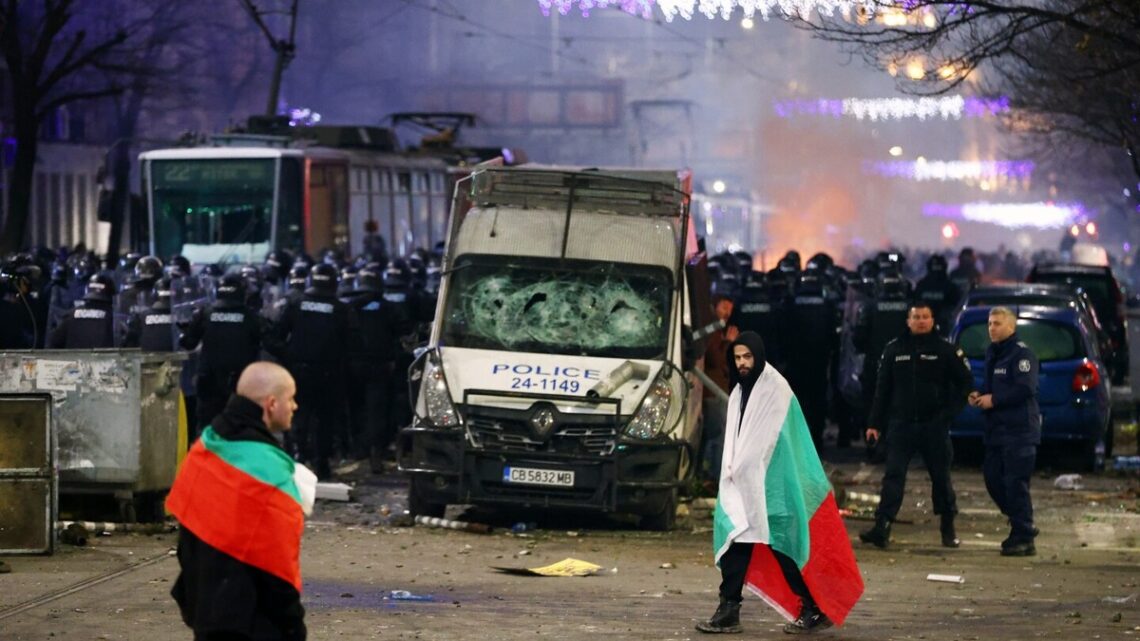 De Val van de Bulgaarse Regering en de Onrust Voor Toetreding tot de Eurozone