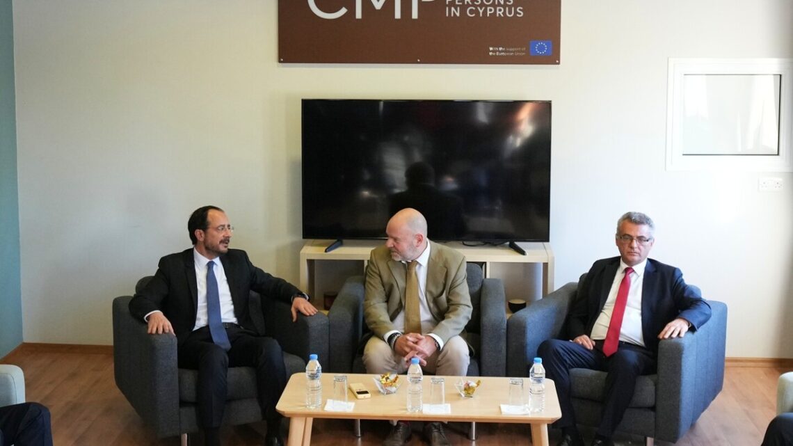 Diplomatie en Vertrouwen: Pogingen tot Verbetering van de Relaties op Cyprus